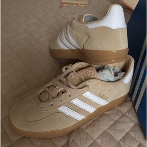 Brand new adidas size 7 tan color